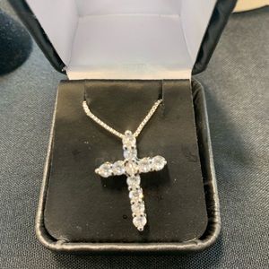 Sterling Silver 925 Cross c/z and chain.